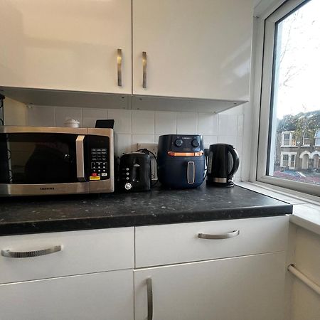 1-Bed Flat With Fast Wi-Fi In Prime Location 15Mins From Central London Exterior photo