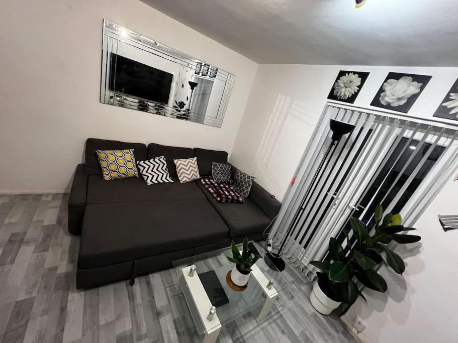 1-Bed Flat With Fast Wi-Fi In Prime Location 15Mins From Central London Exterior photo