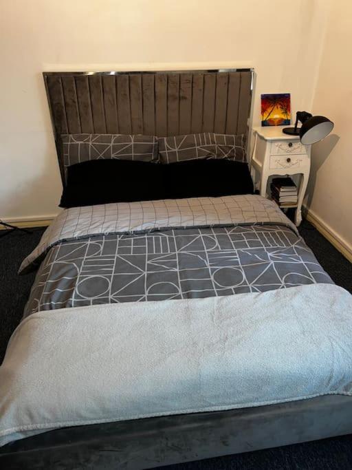 1-Bed Flat With Fast Wi-Fi In Prime Location 15Mins From Central London Exterior photo
