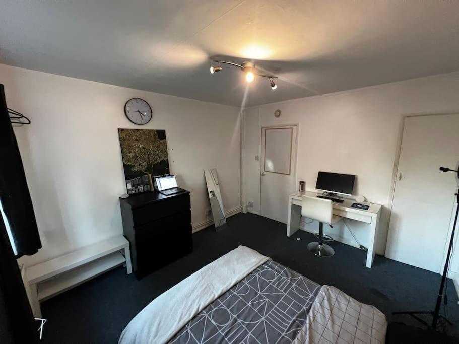 1-Bed Flat With Fast Wi-Fi In Prime Location 15Mins From Central London Exterior photo