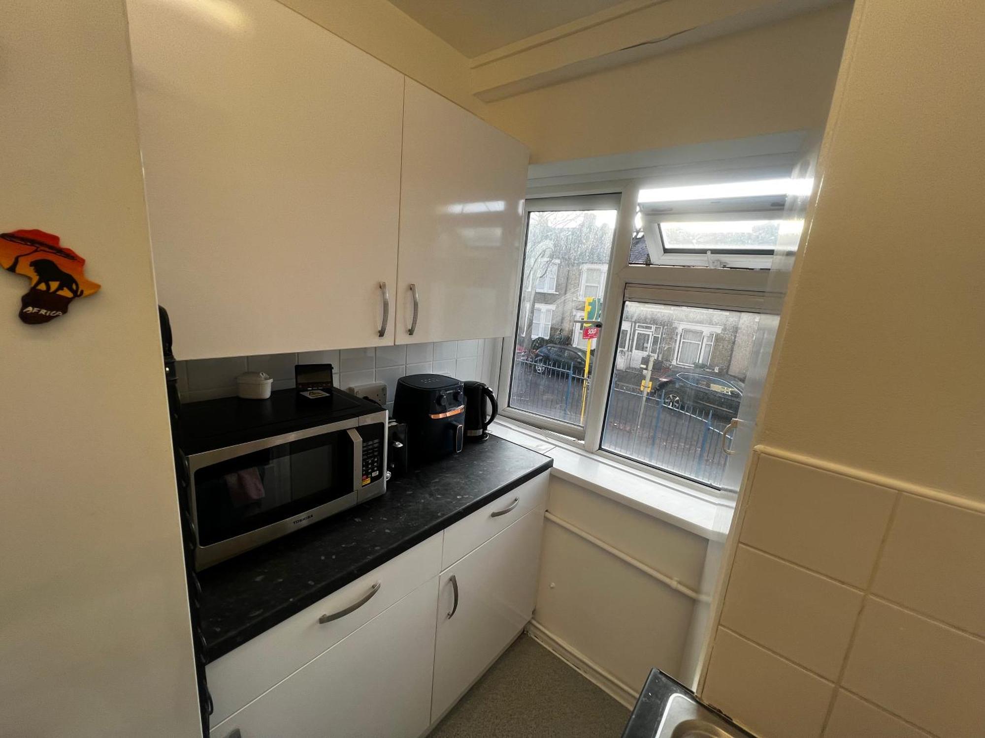1-Bed Flat With Fast Wi-Fi In Prime Location 15Mins From Central London Exterior photo